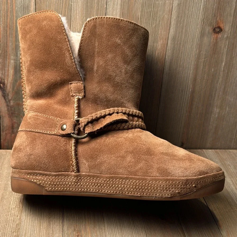 Suede Wool Lined Mid-Calf Boots Tan Ankle Strap Accent‎ size 9 Cozy Tara M Zoe